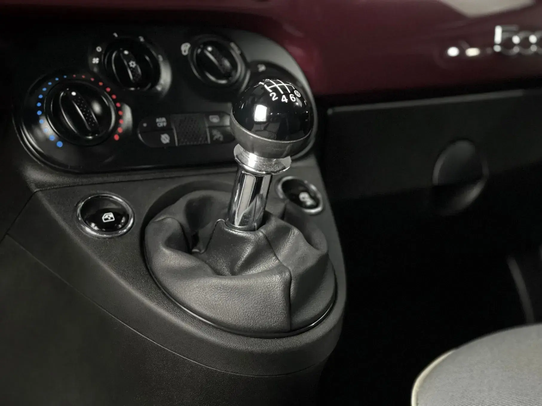 Fiat 500 1.0 Hybrid Lounge 8