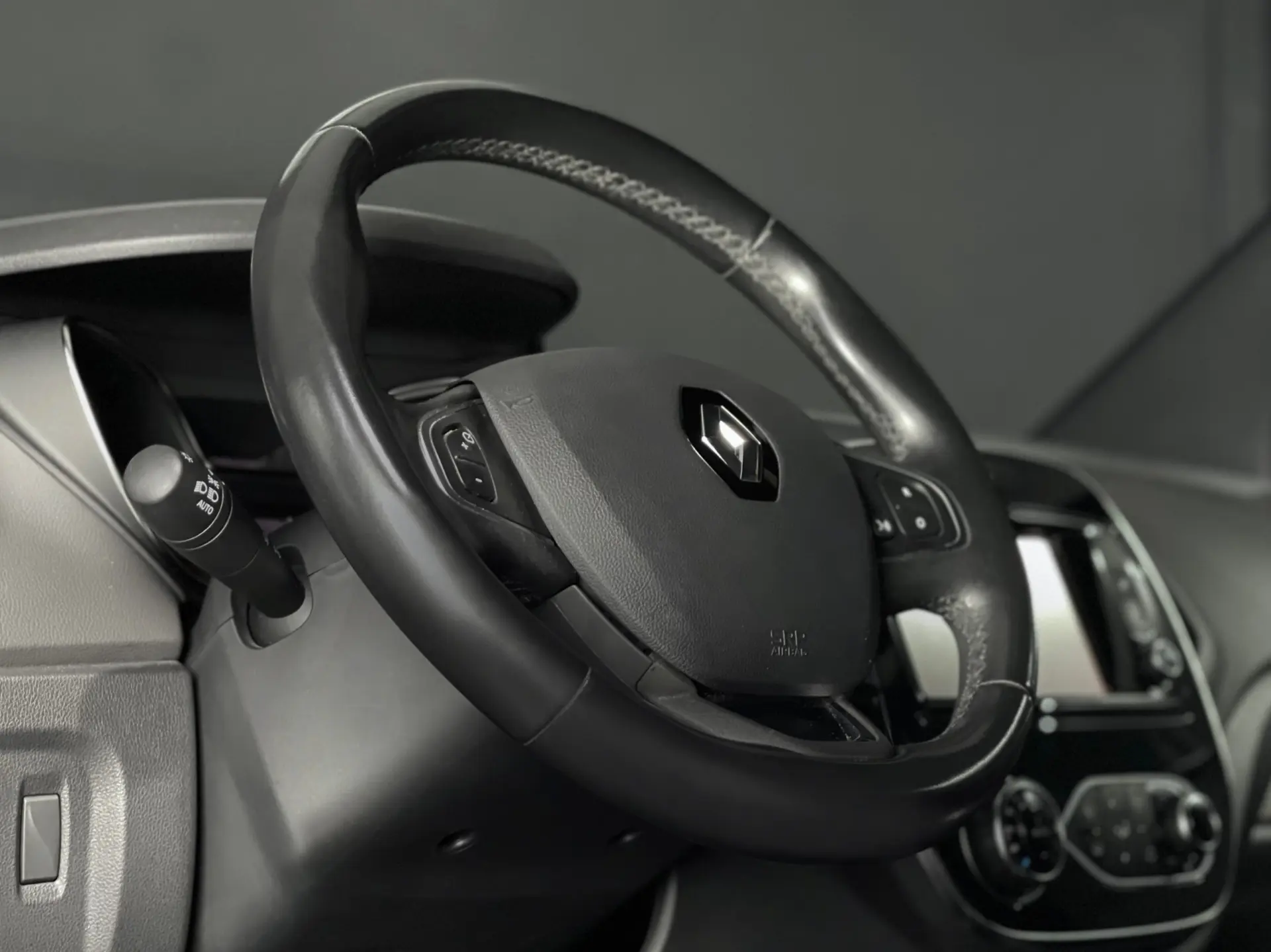 Renault Captur 1.5 dCi Red Edi 5