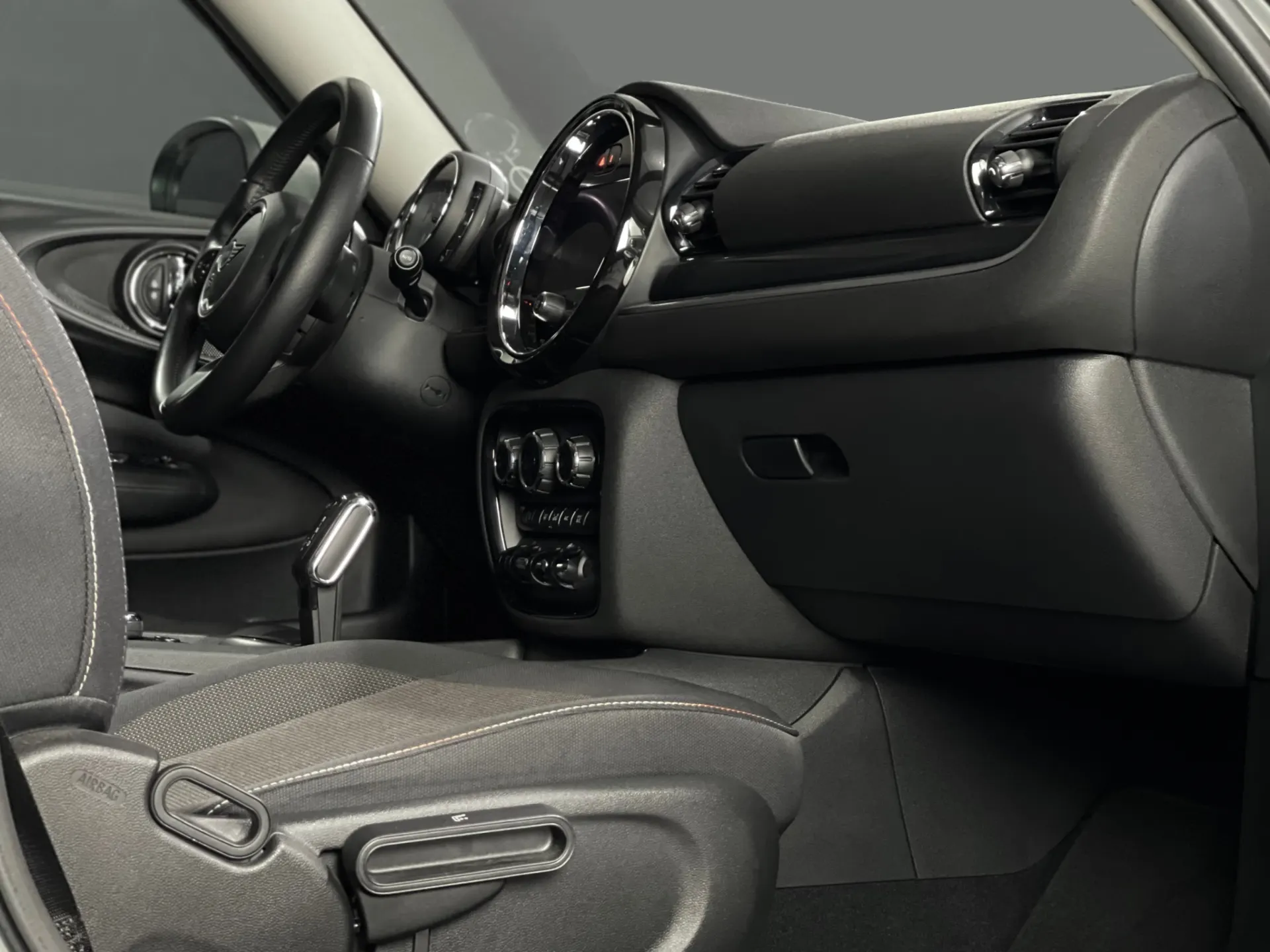 MINI Clubman LCI One D Auto 4