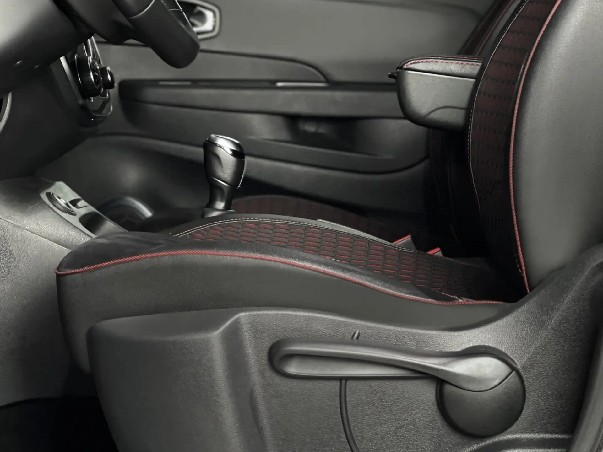 Renault Captur 1.5 dCi Red Edi 7