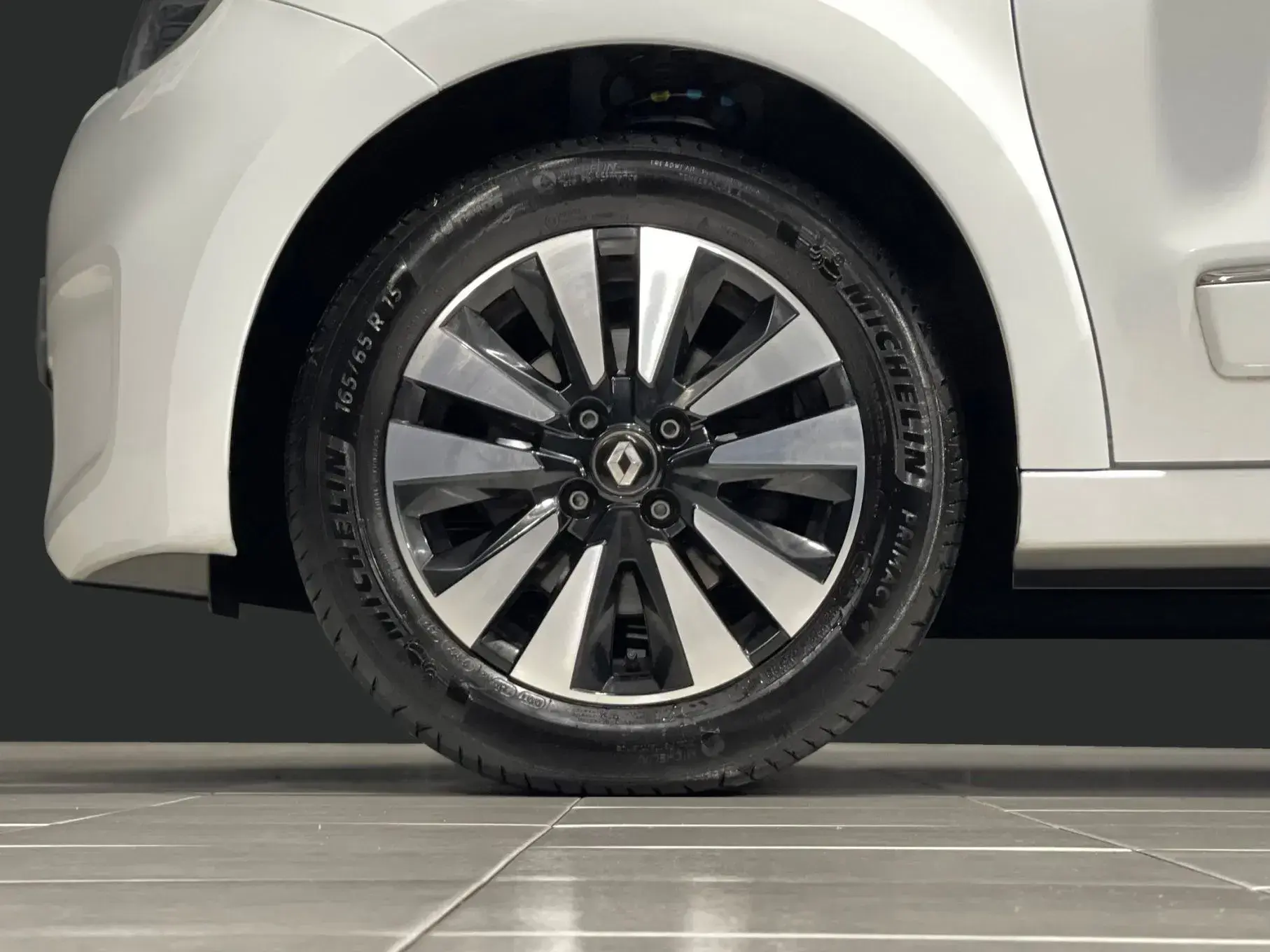 Renault Twingo 1.0 SCe Intens 13