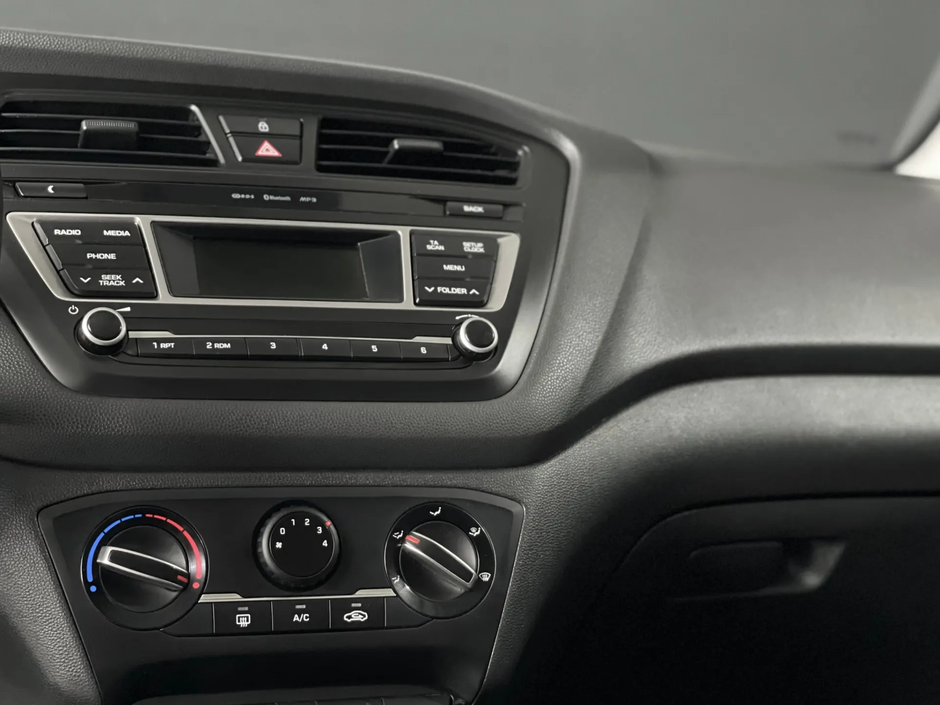 Hyundai i20 1.1 CRDi ACCESS+BLUETOOTH 6