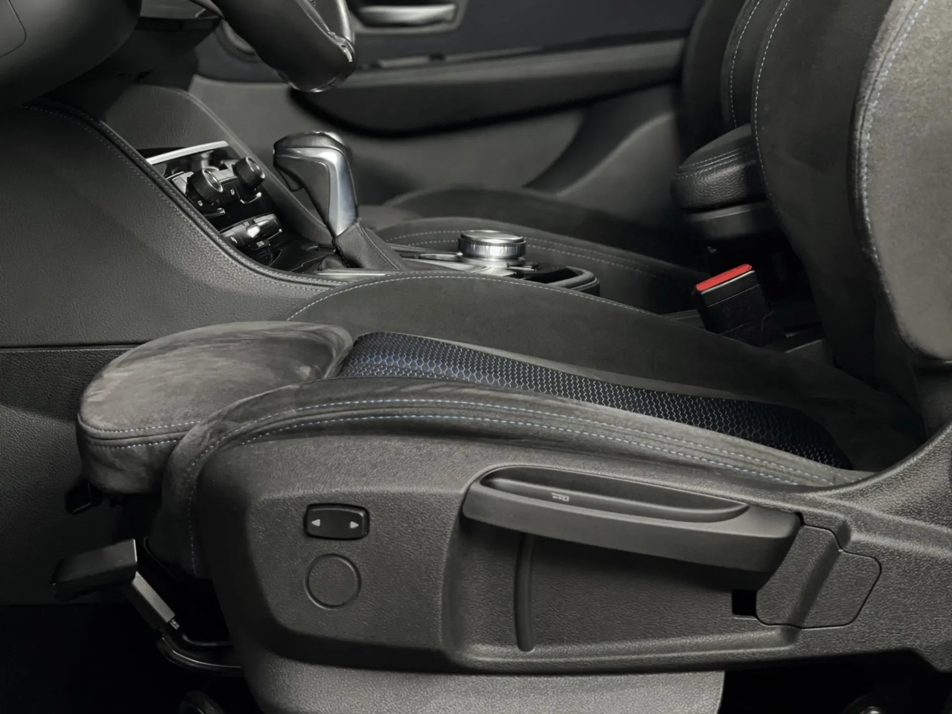 BMW 218 Active Tourer M SPORT 7