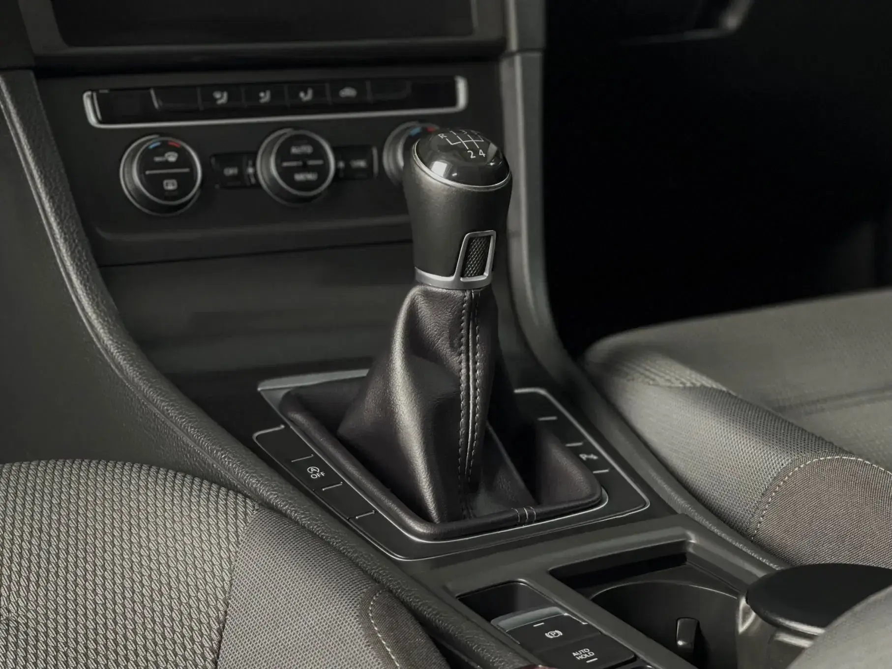 Volkswagen Golf 1.6 TDi Confortline 7