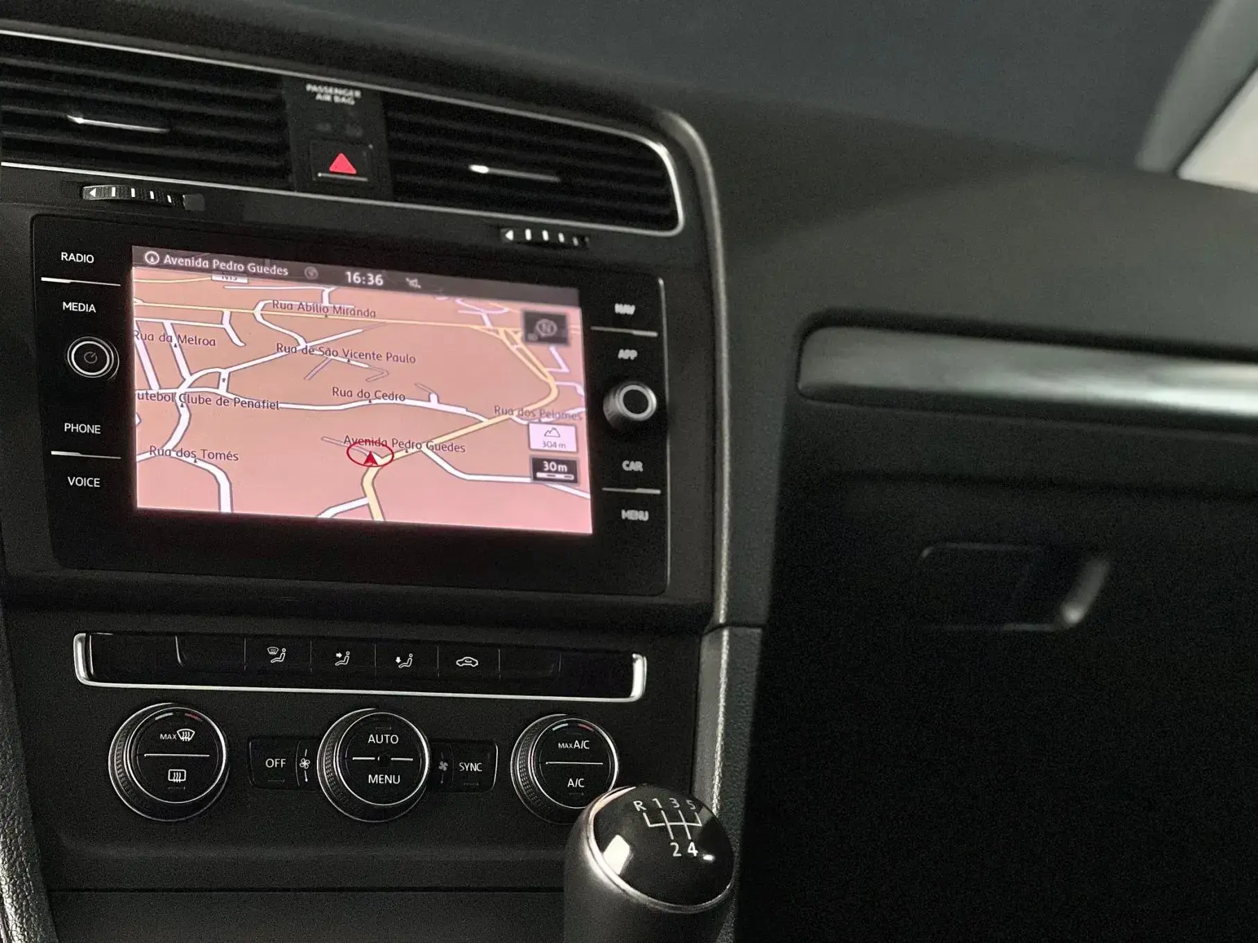 Volkswagen Golf 1.6 TDi Confortline 6