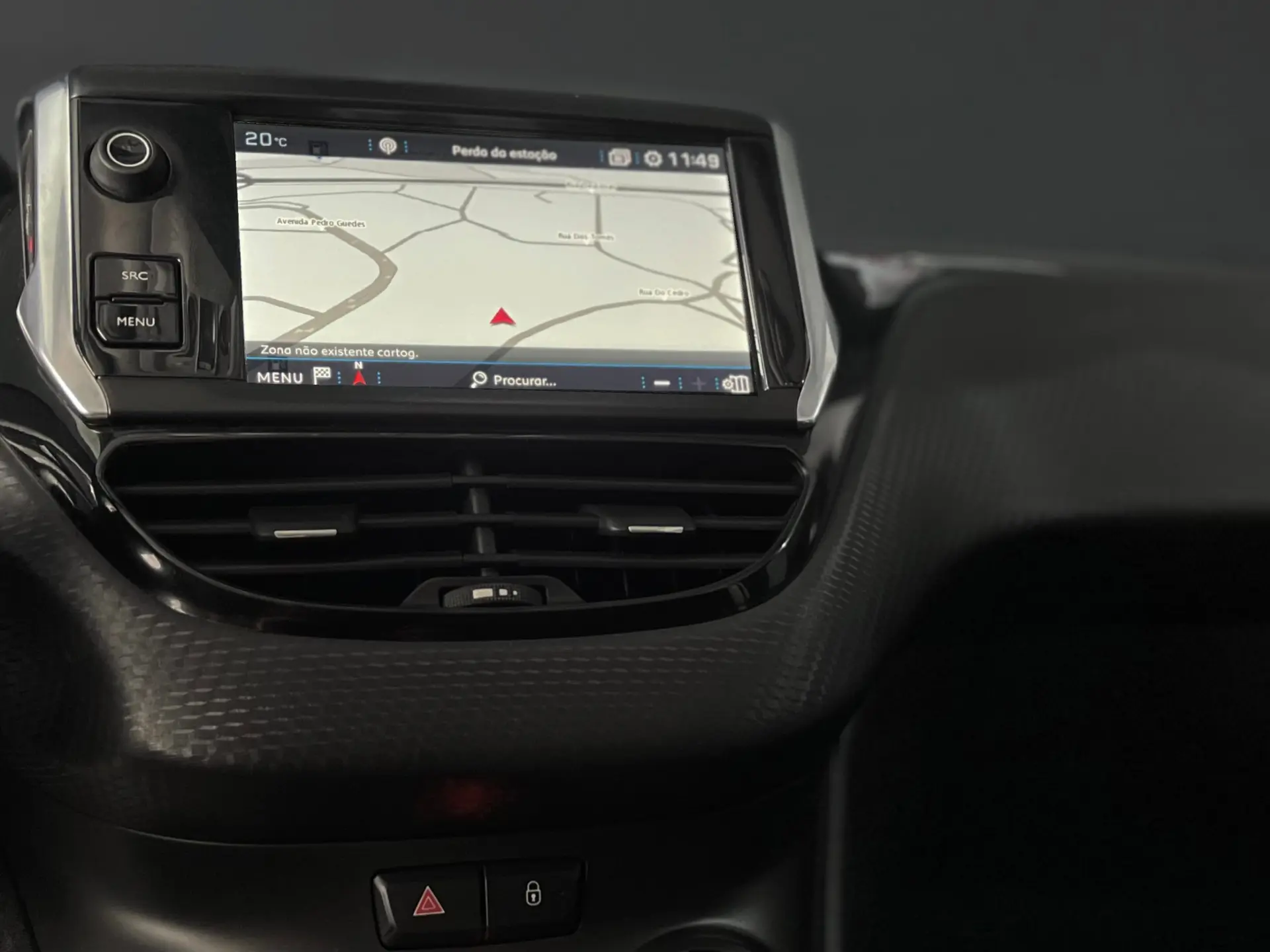 Peugeot 2008 1.2 PURETECH STYLE 6