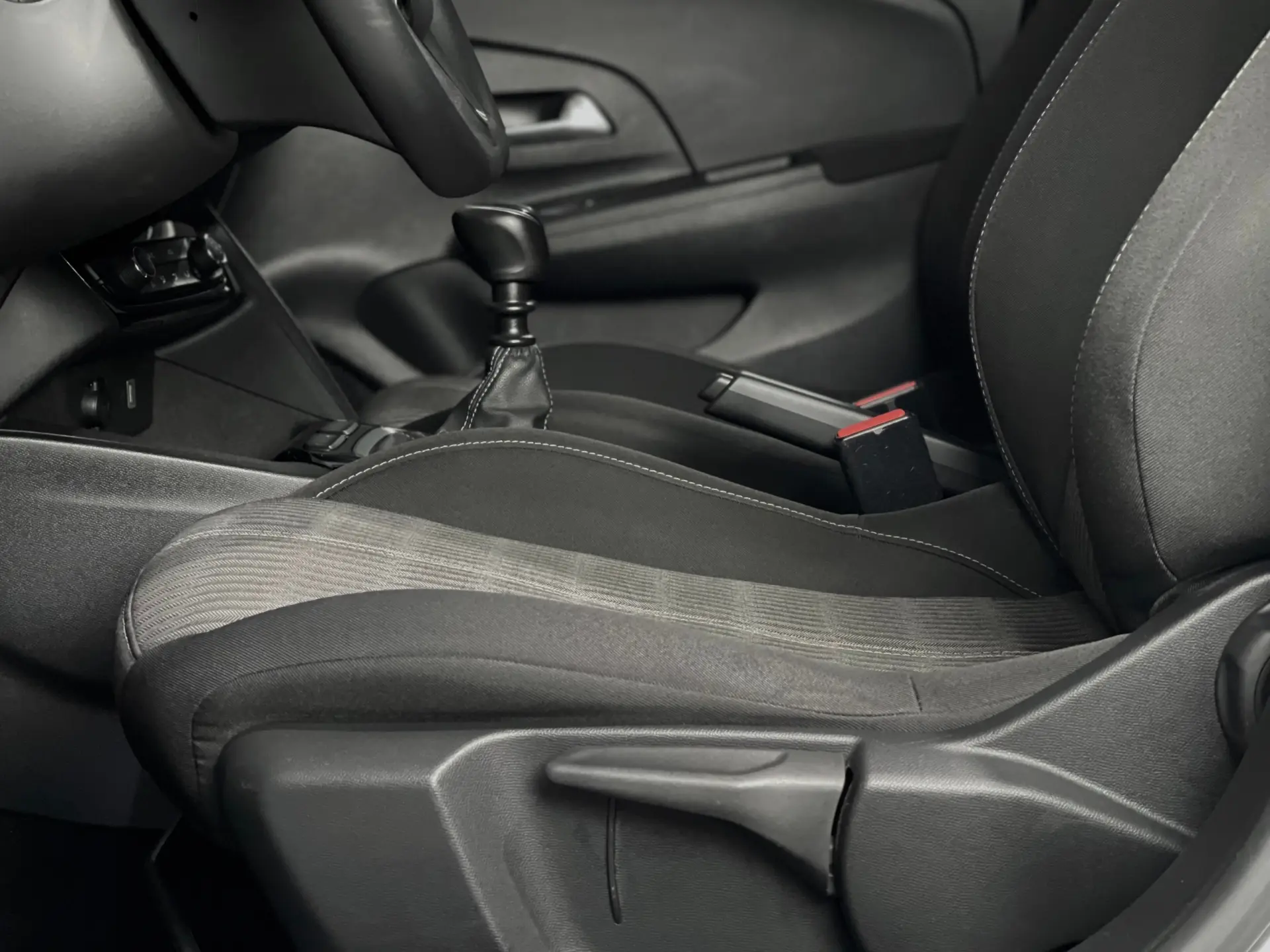 Opel Corsa 1.2 EDITION 7