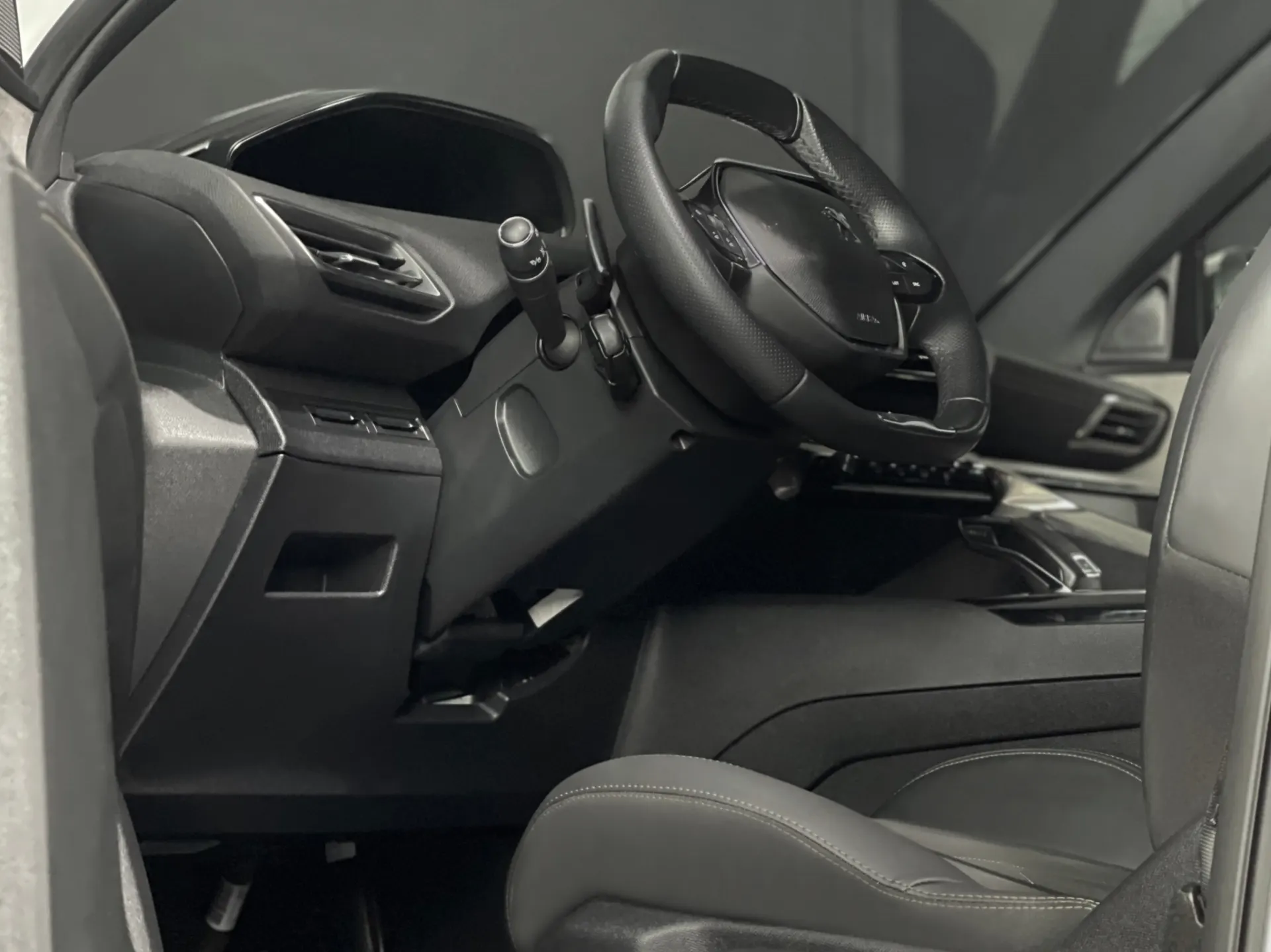 Peugeot 5008 1.5 BLUE-HDI ALLURE 2