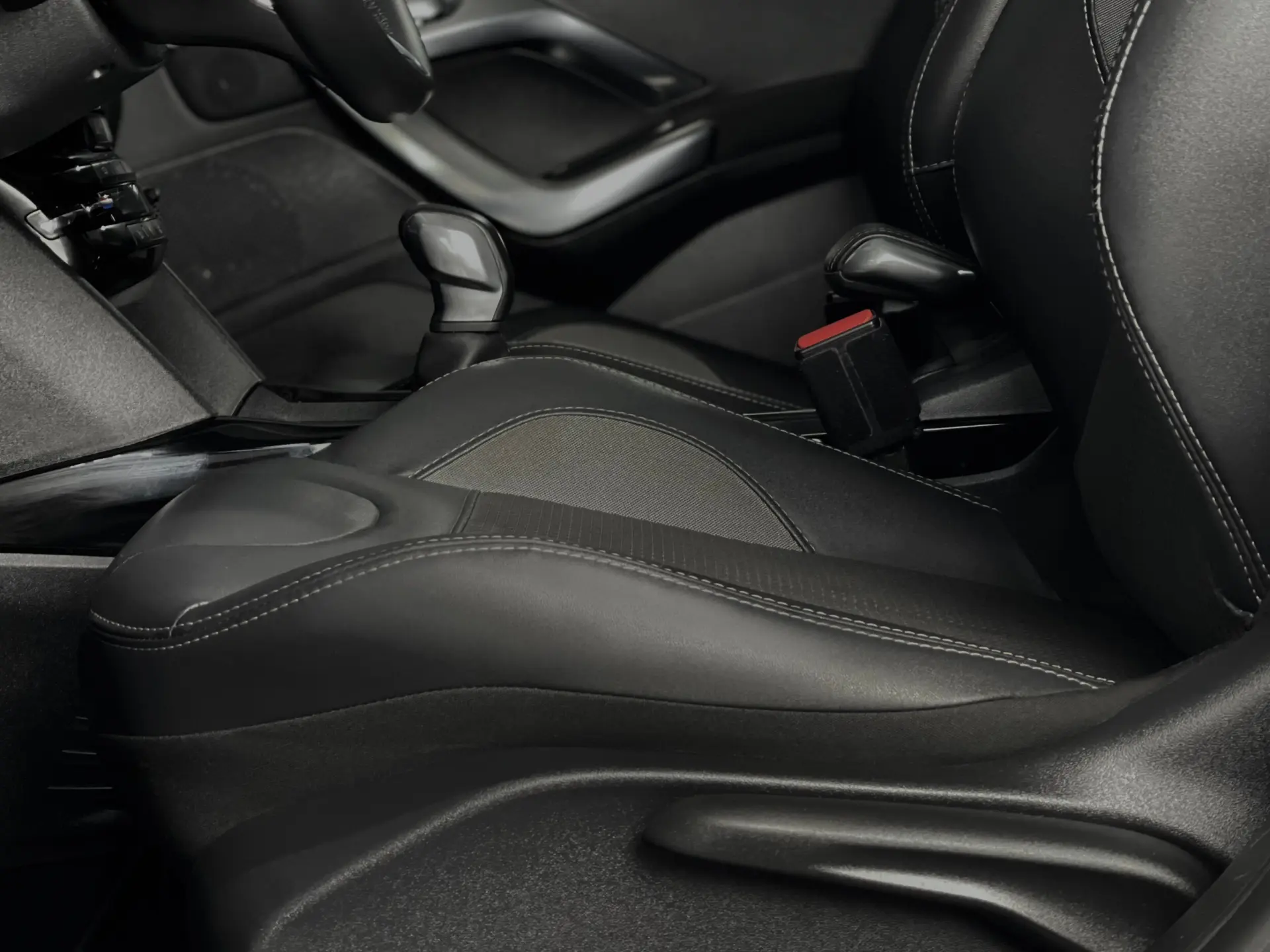 Peugeot 2008 1.2 PureTech Allure 7