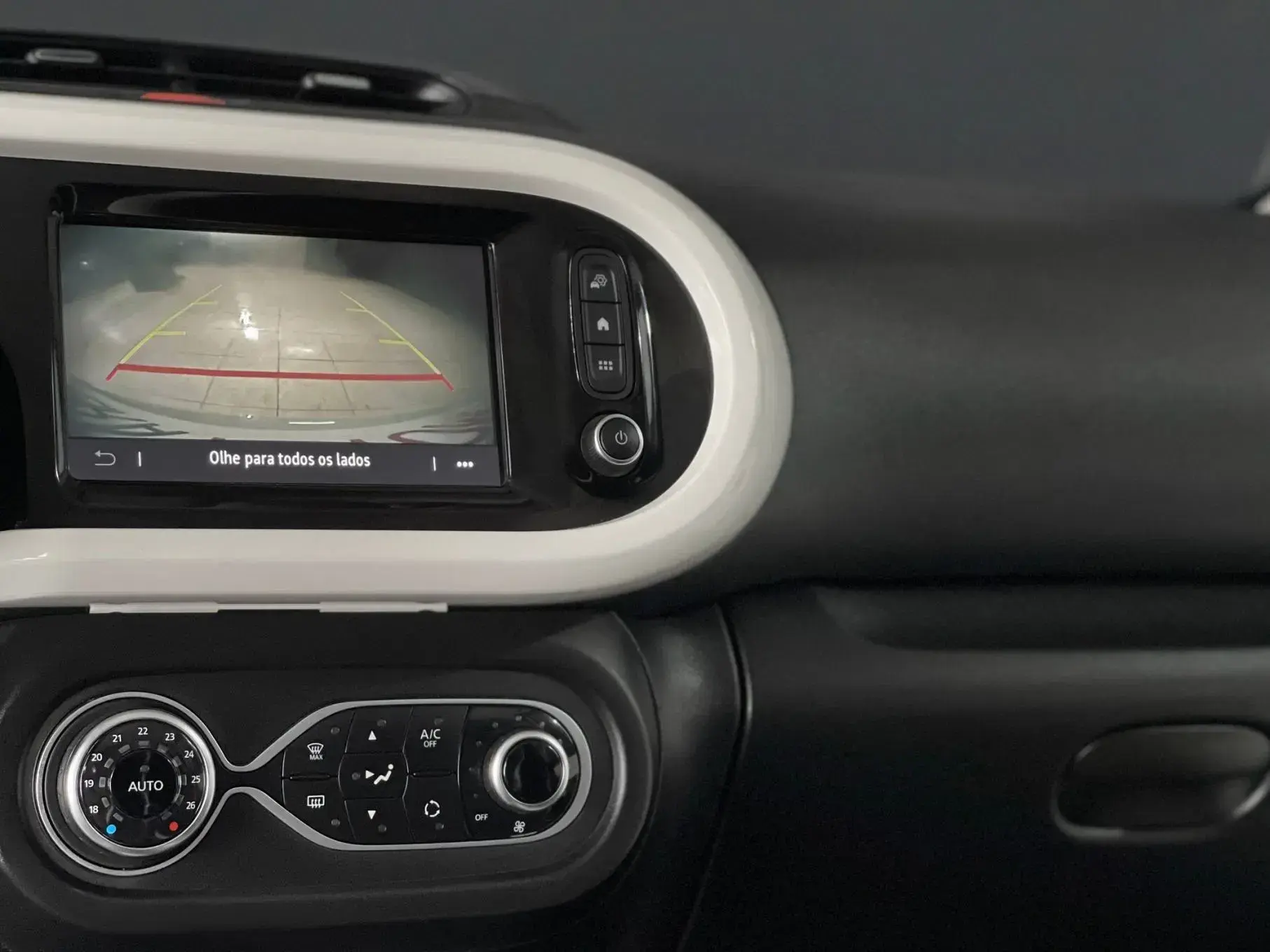 Renault Twingo 1.0 SCe Intens 6