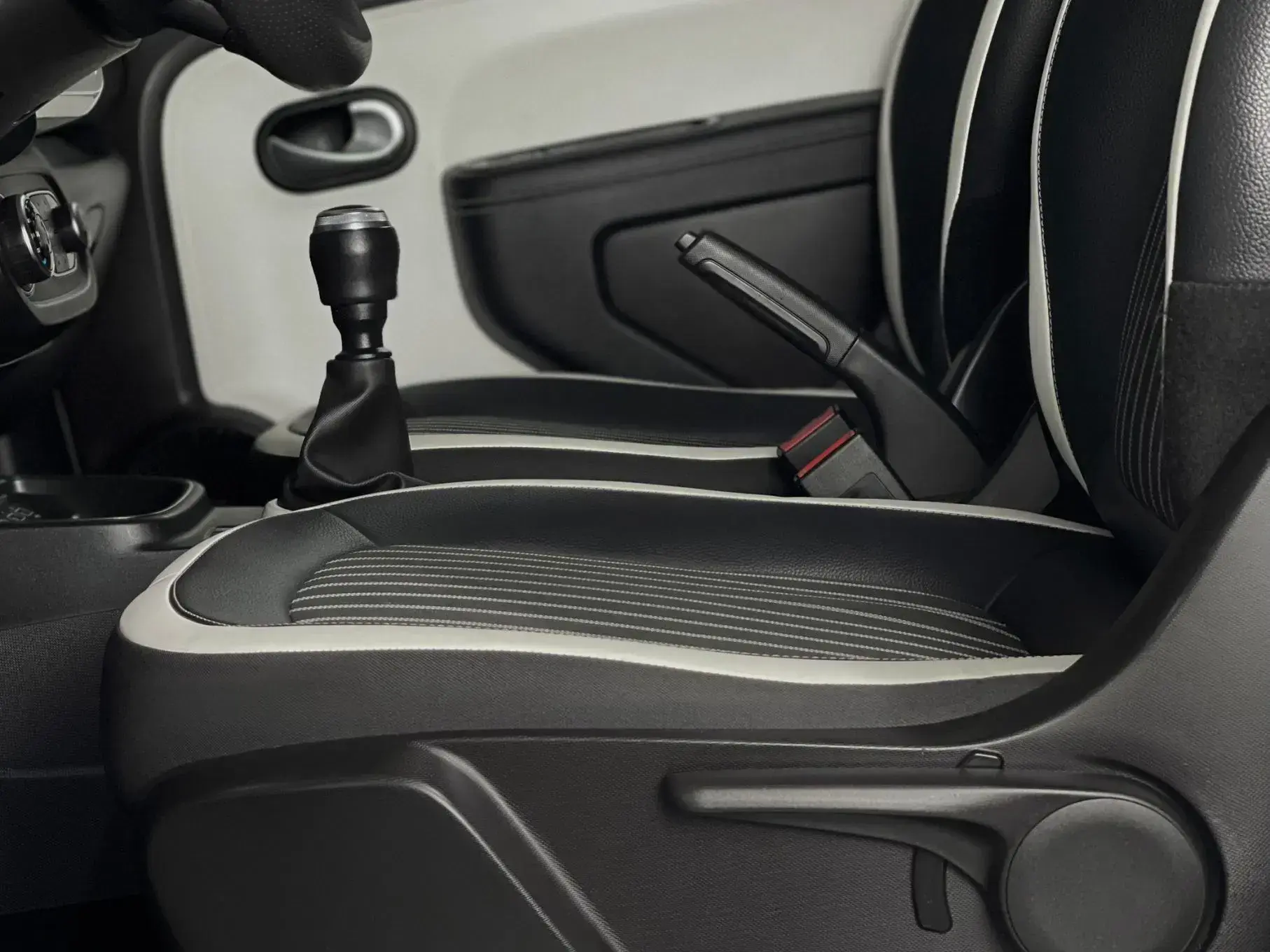 Renault Twingo 1.0 SCe Intens 7