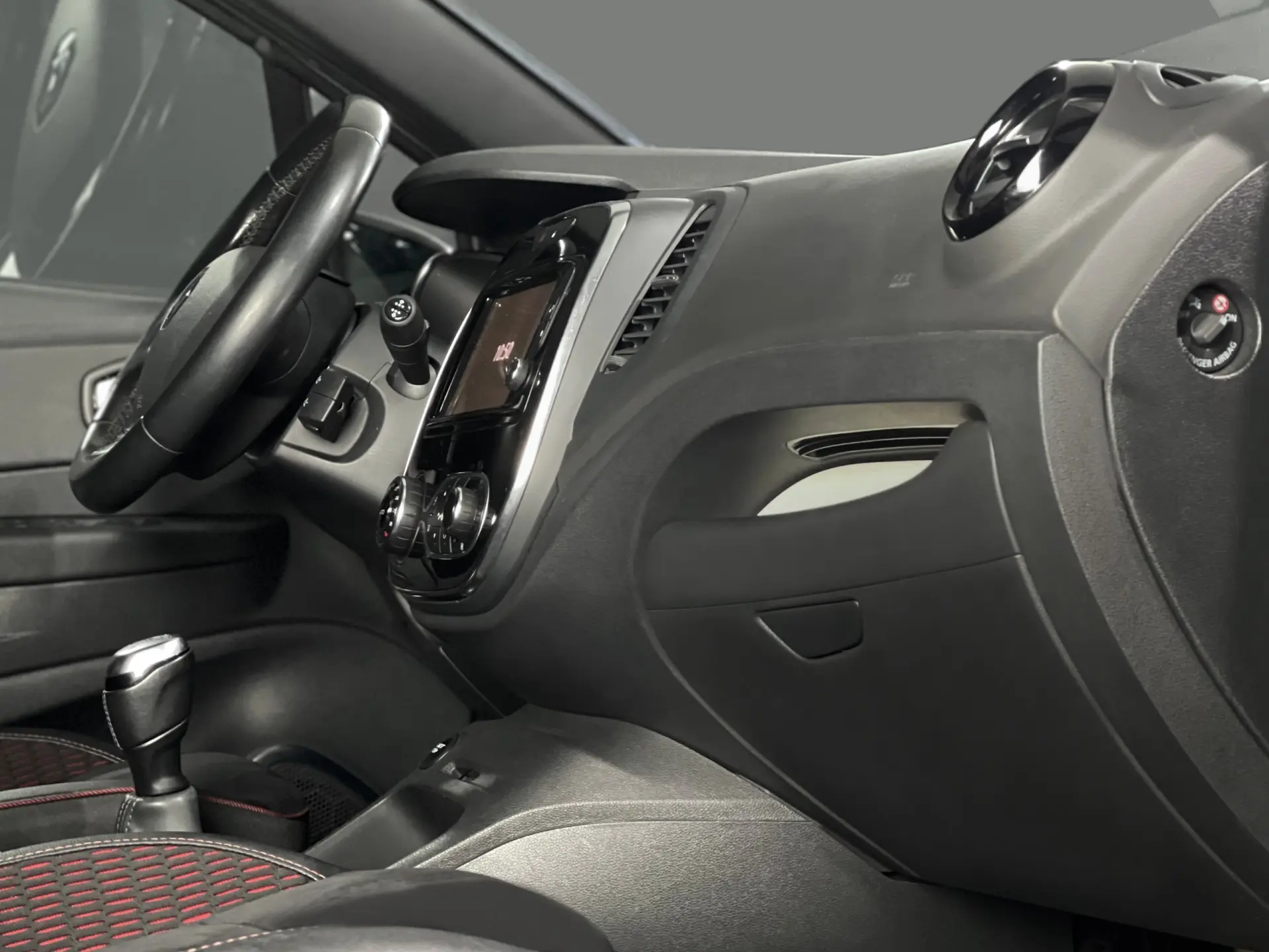 Renault Captur 1.5 dCi Red Edi 9