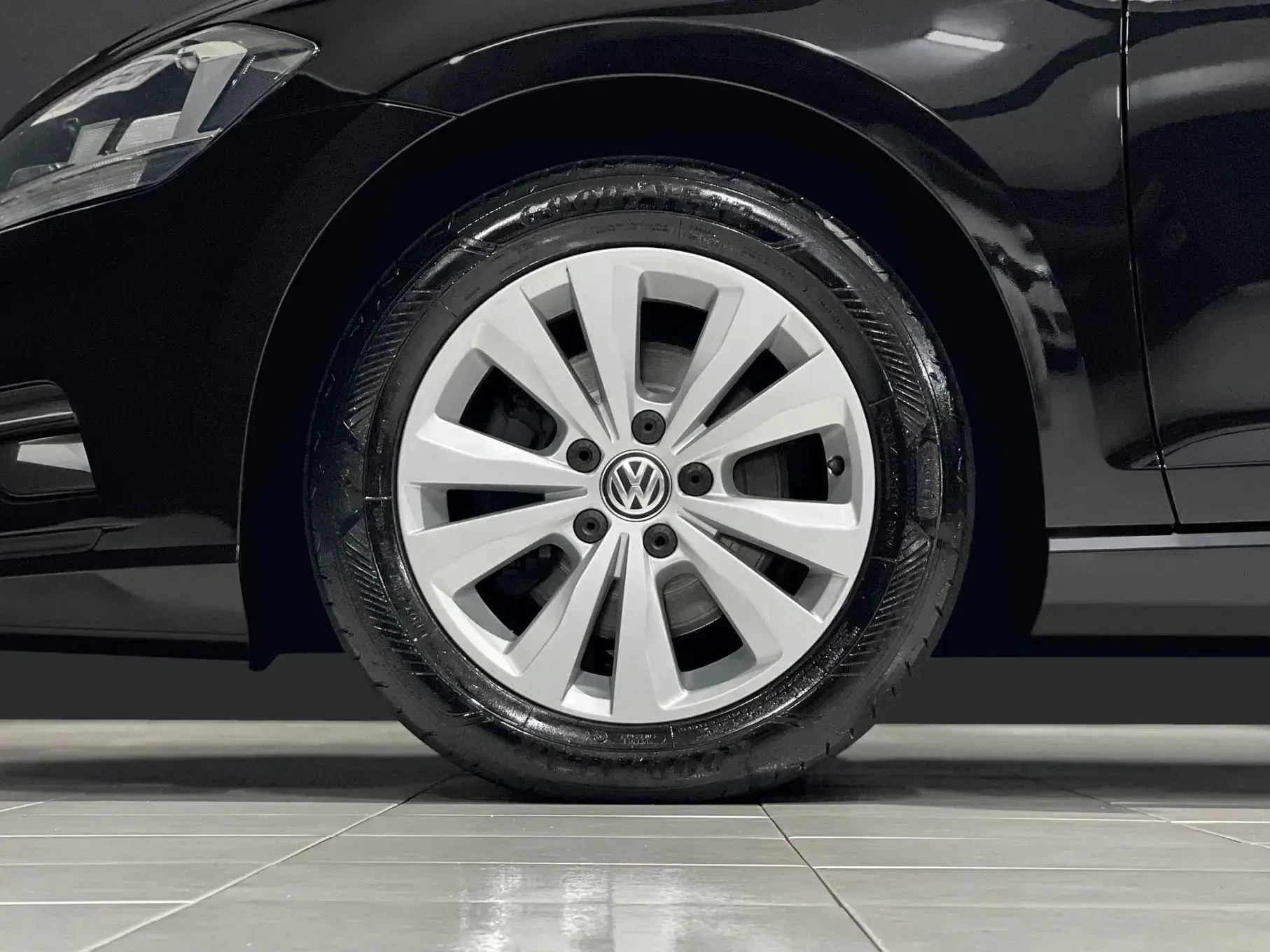 Volkswagen Golf 1.6 TDi Confortline 12