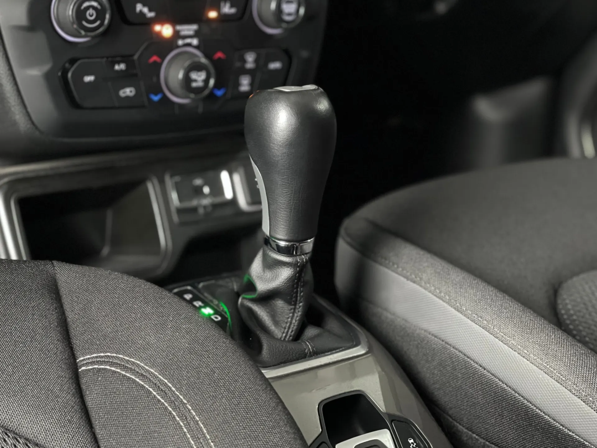 Jeep Renegade 1.6 MJD LIMITED 8