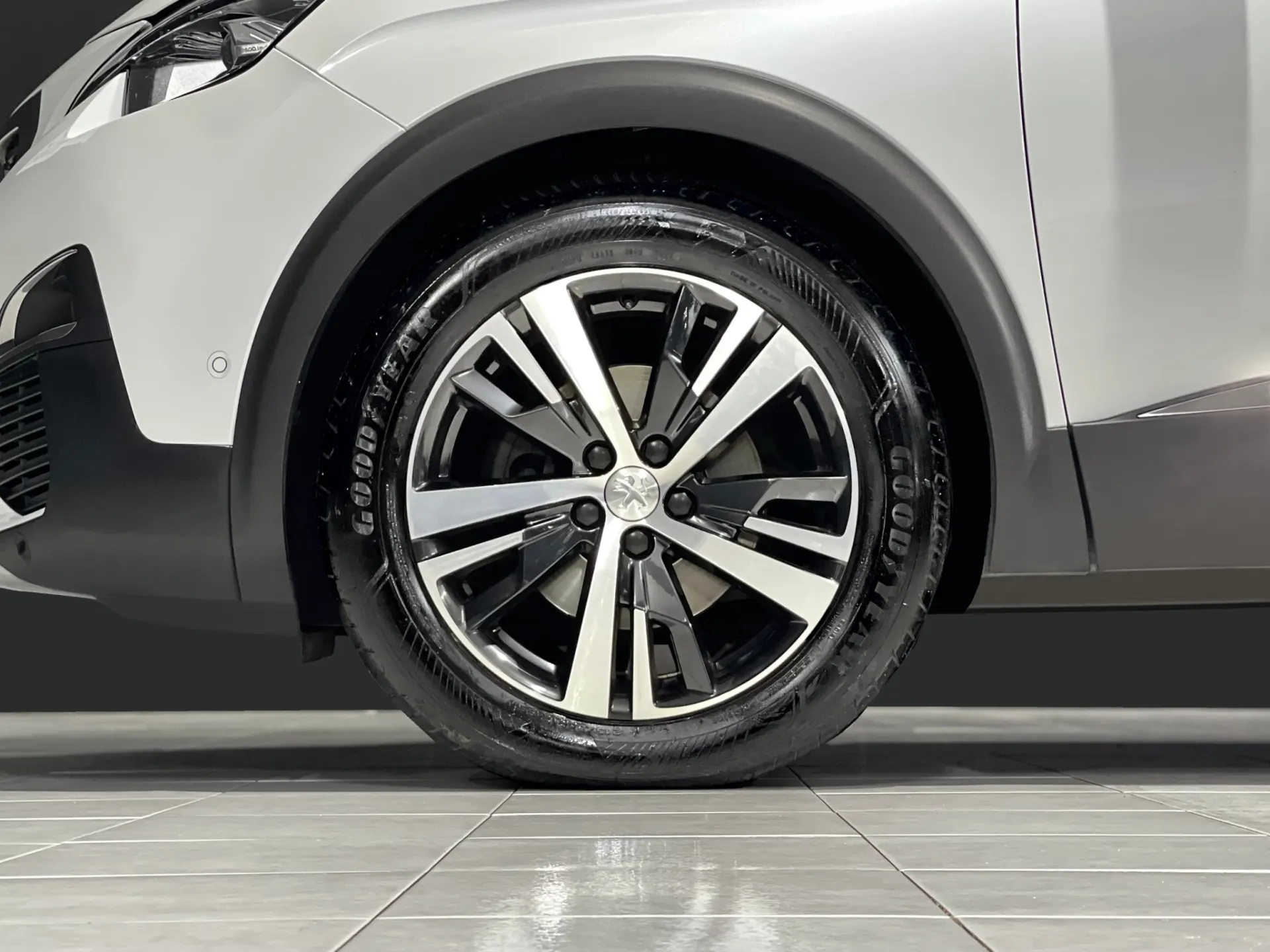 Peugeot 5008 1.5 BLUE-HDI ALLURE 12