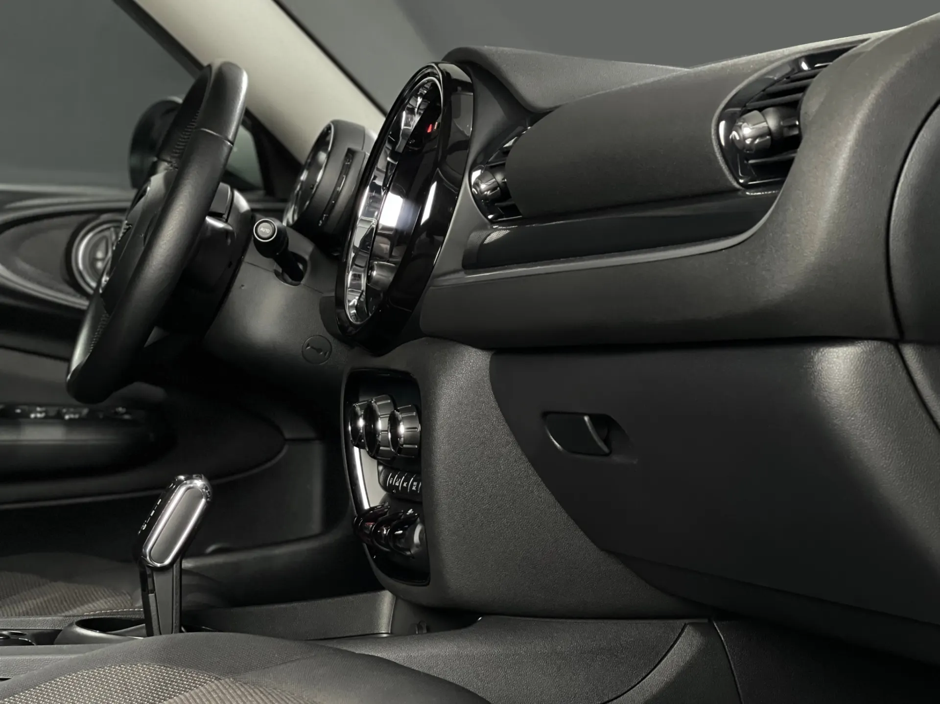 MINI Clubman LCI One D Auto 9