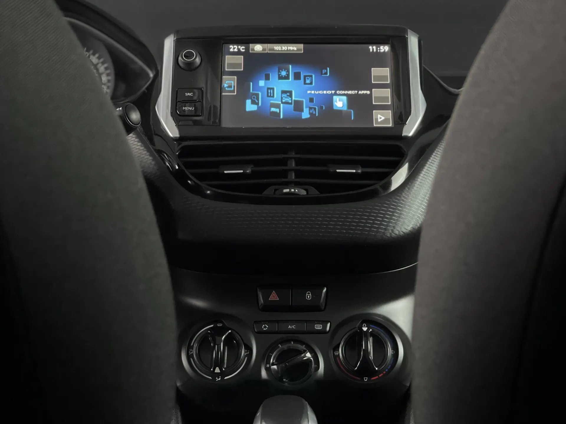 Peugeot 2008 1.2 PureTech Style 10