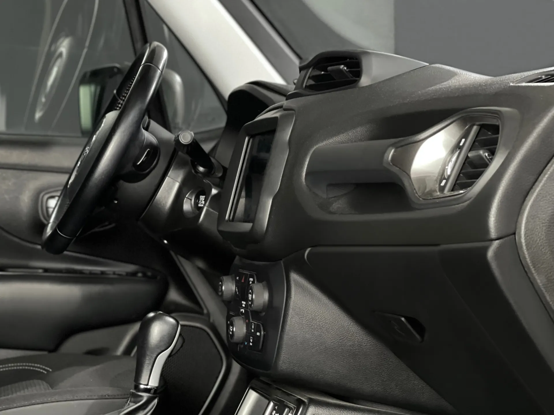 Jeep Renegade 1.6 MJD LIMITED 9