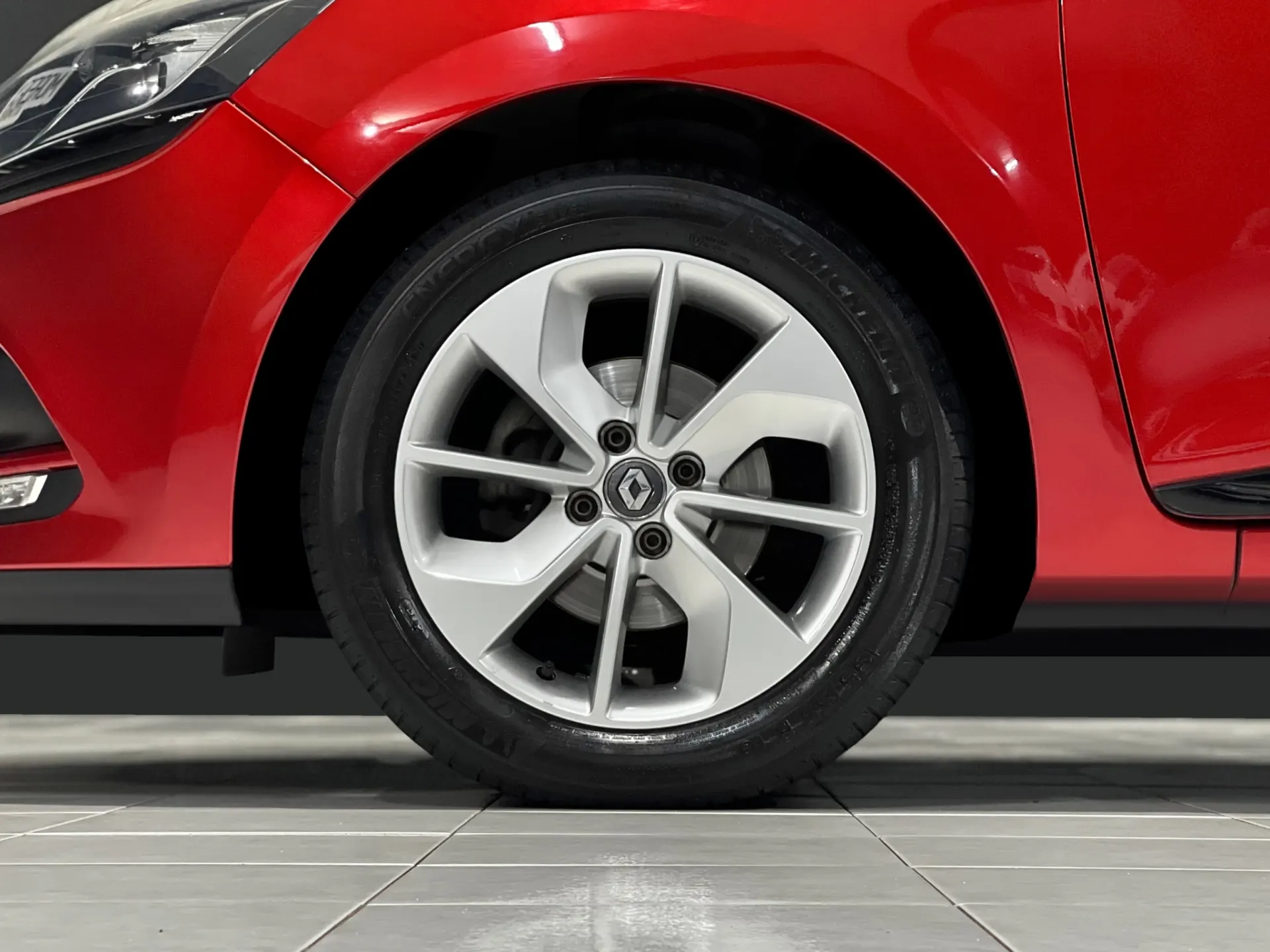 Renault Clio 0.9 ENERGY LIMITED 13