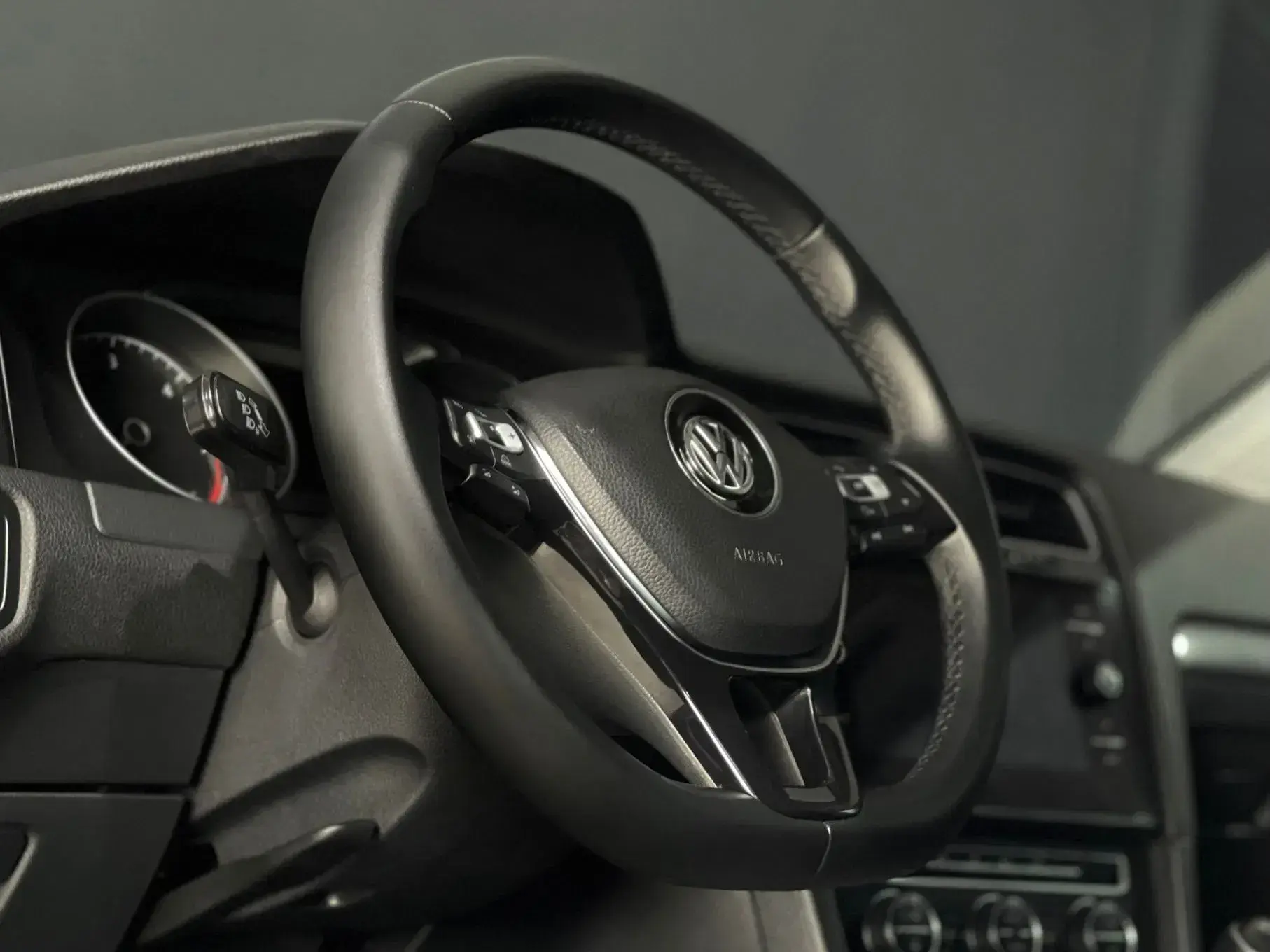 Volkswagen Golf 1.6 TDi Confortline 5