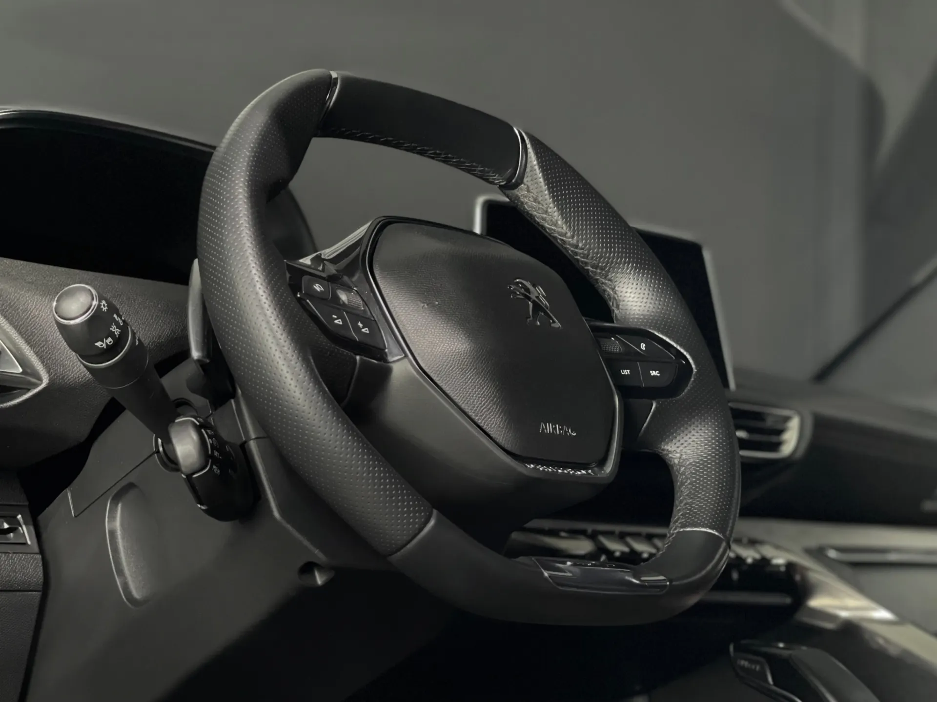 Peugeot 5008 1.5 BLUE-HDI ALLURE 5