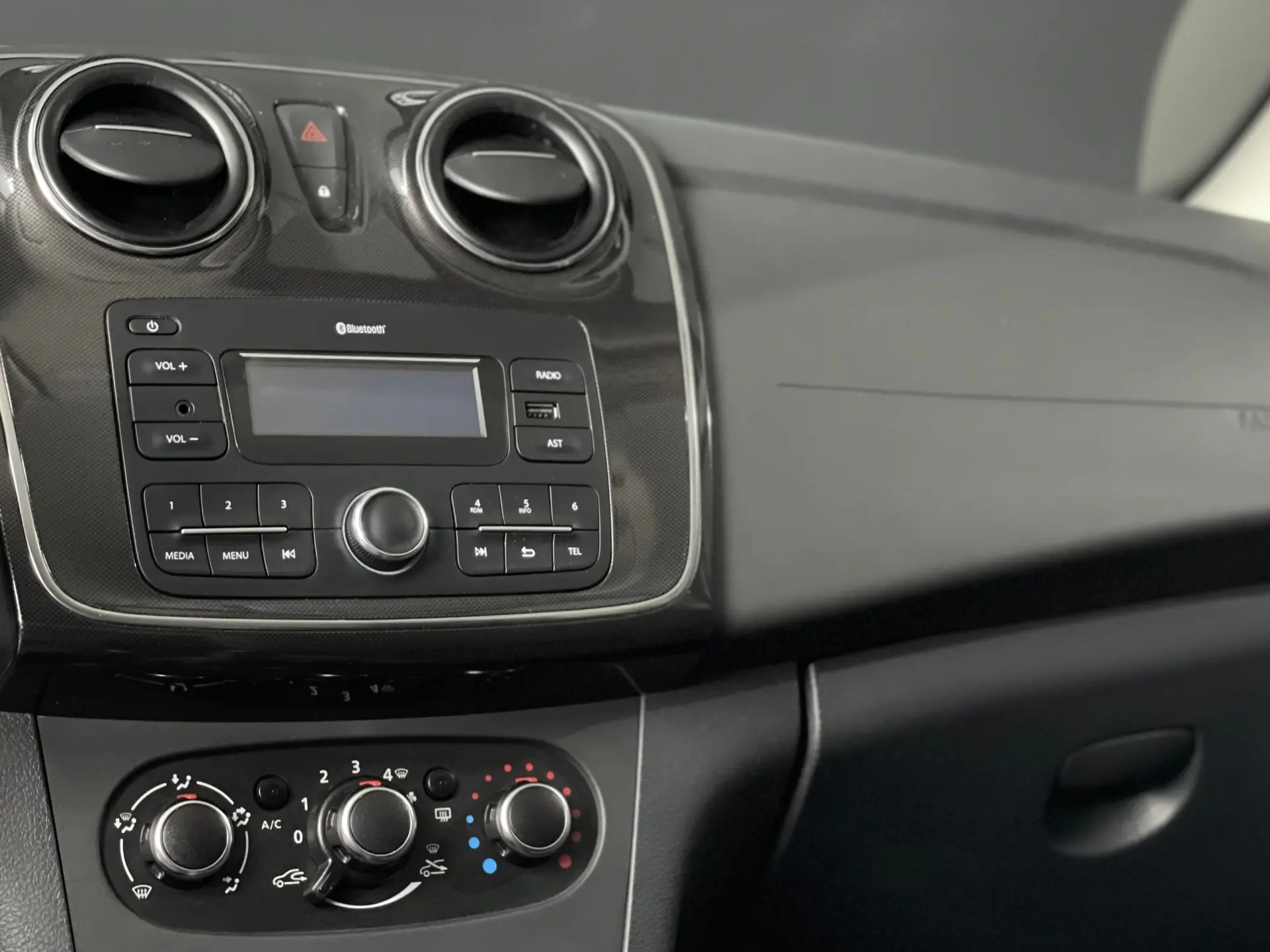 Dacia Sandero 0.9 TCe Comfort Bi-Fuel 6