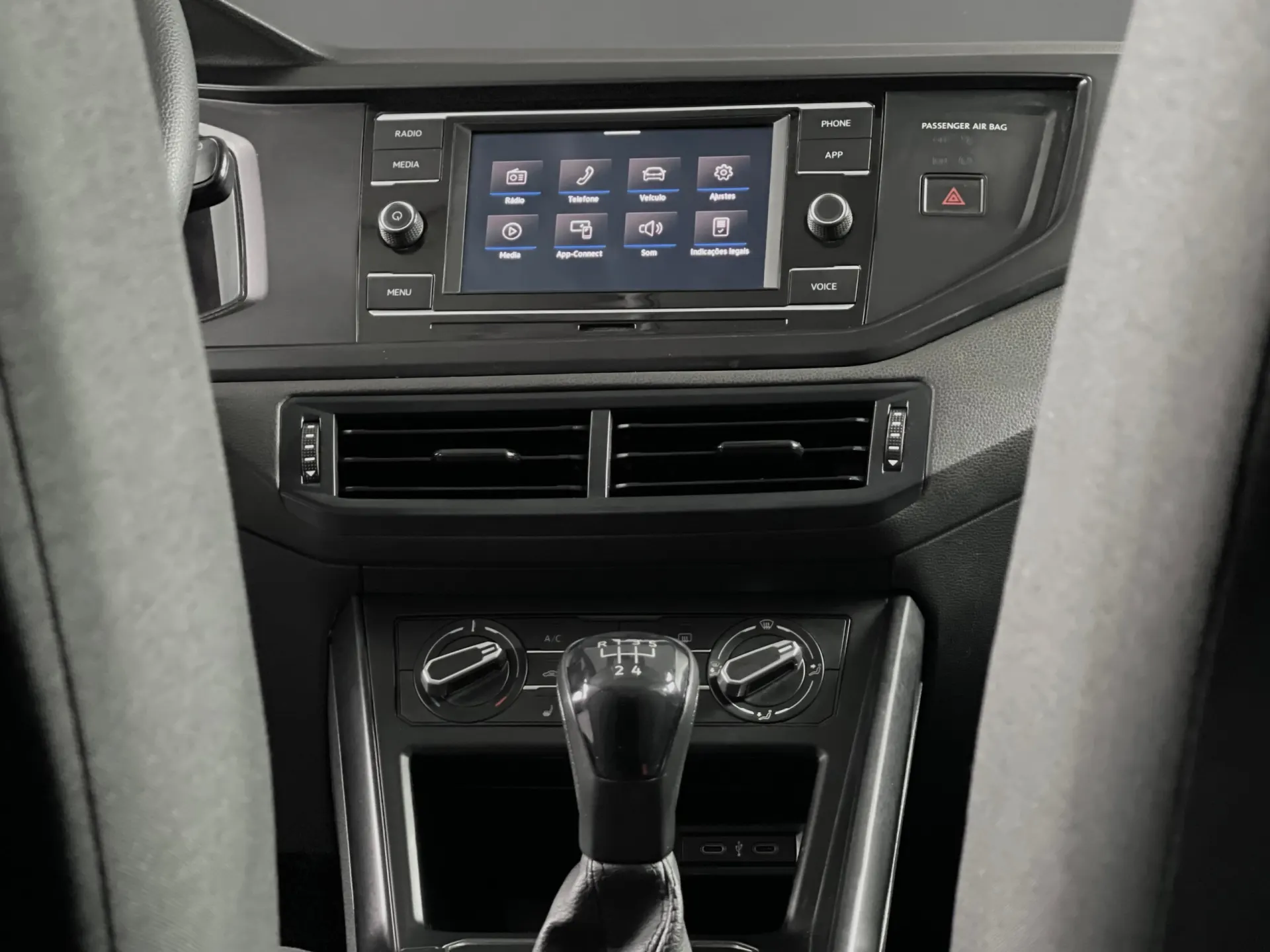 Volkswagen Polo 1.0 Confortline 11