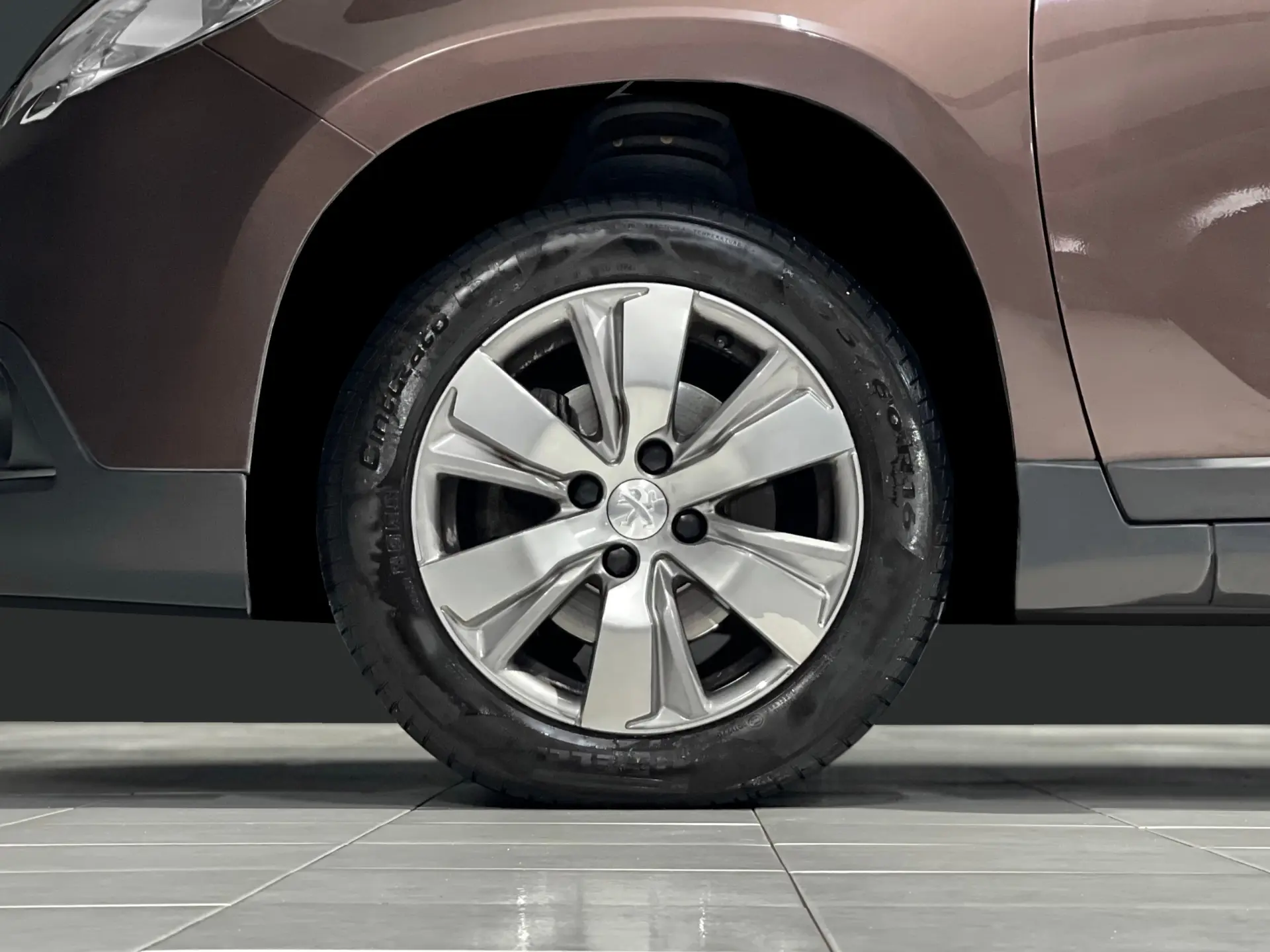 Peugeot 2008 1.2 PURETECH STYLE 12