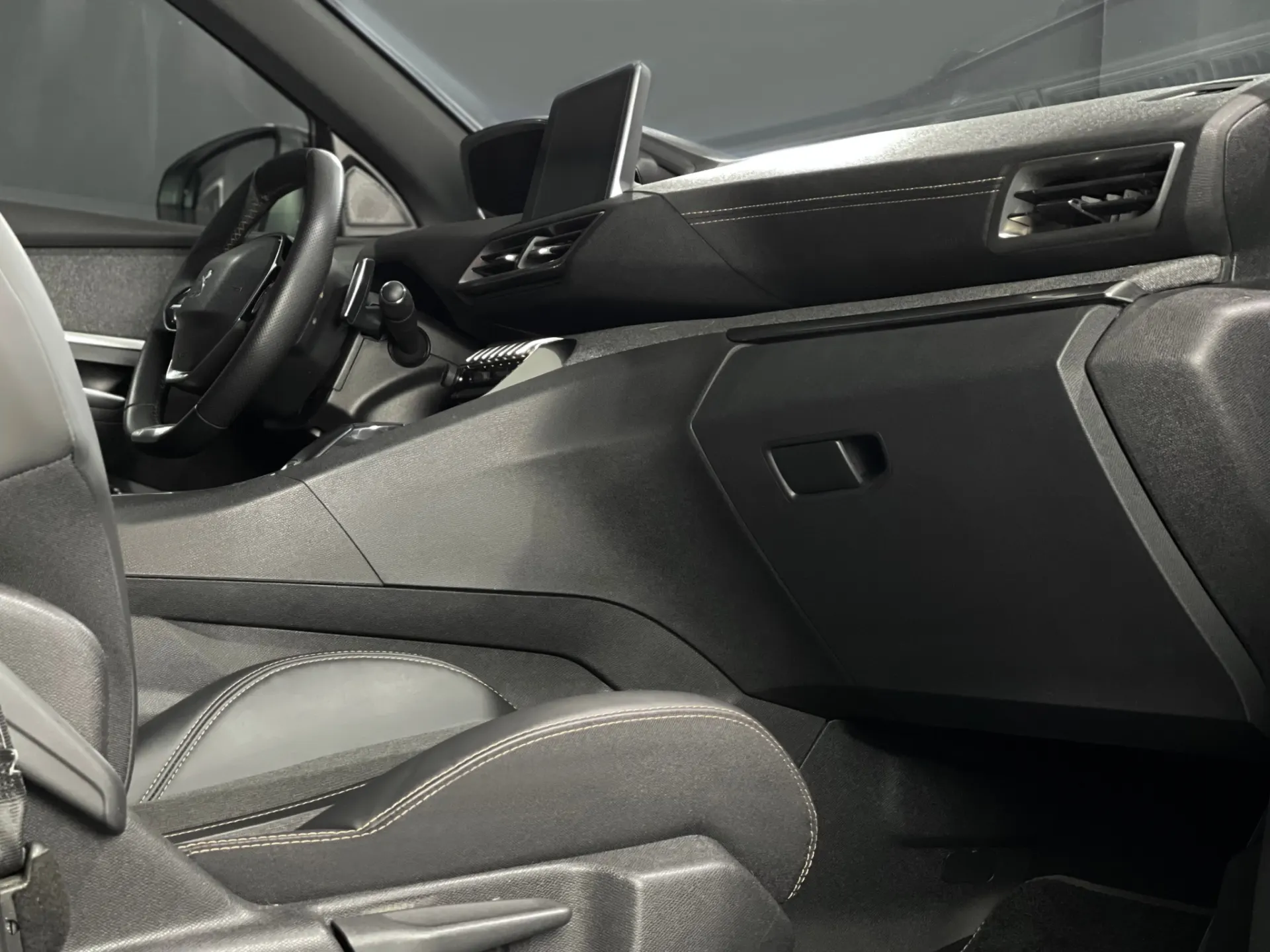 Peugeot 5008 1.6 BLUE-HDI ALLURE 4