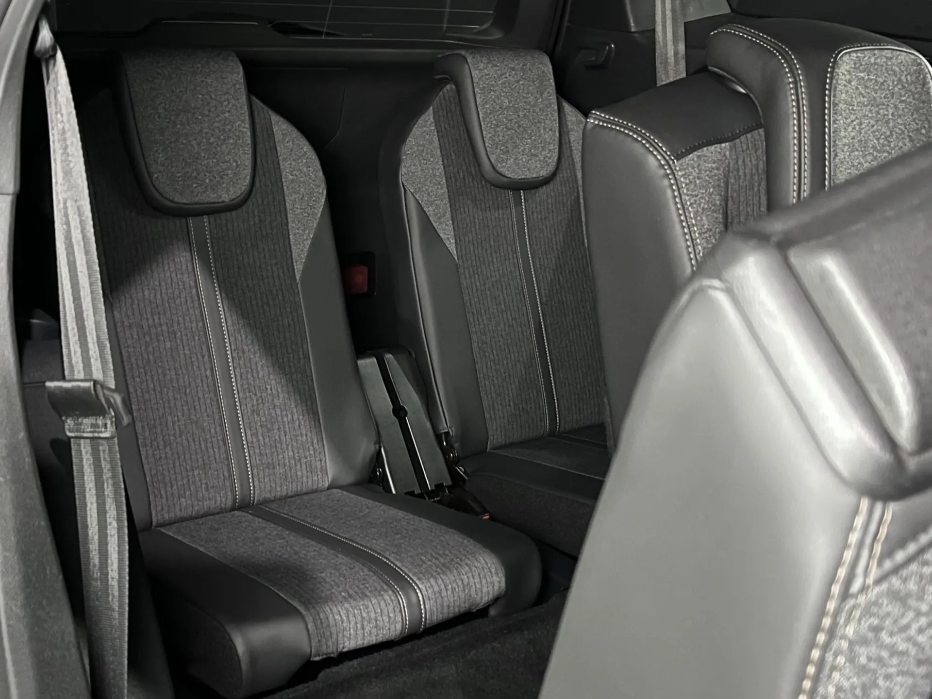 Peugeot 5008 1.6 BLUE-HDI ALLURE 10