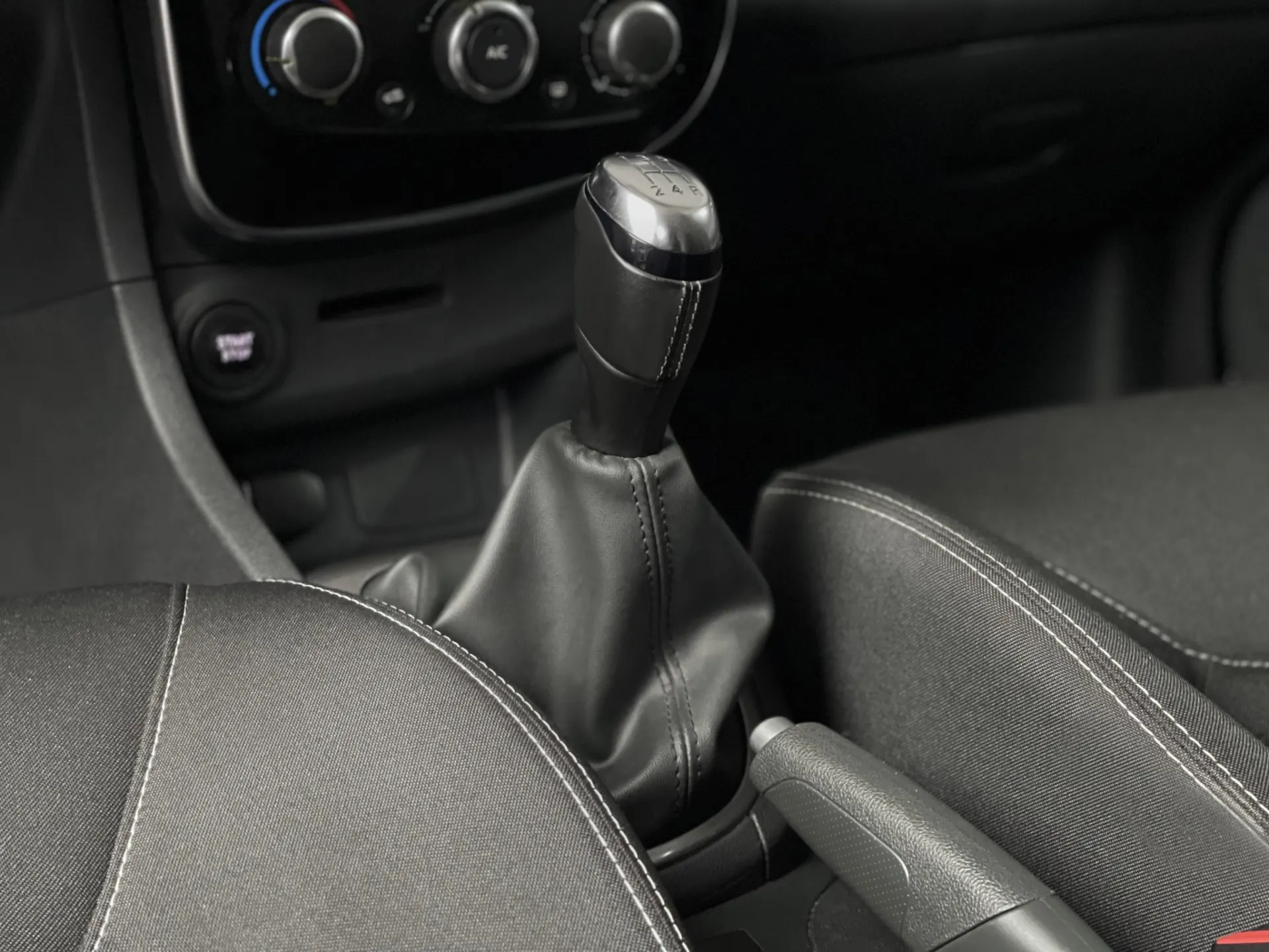 Renault Clio 0.9 ENERGY LIMITED 8