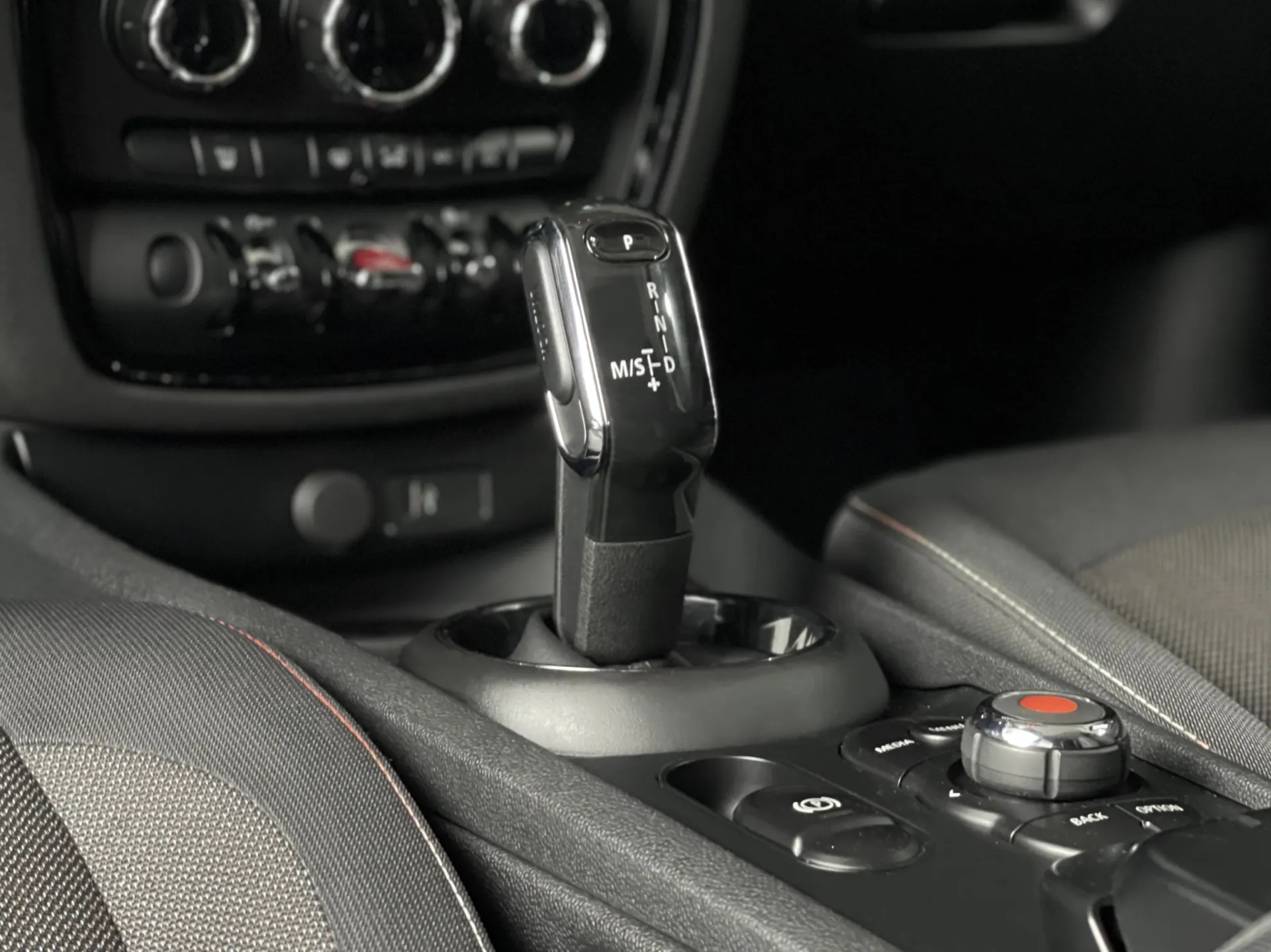 MINI Clubman LCI One D Auto 8