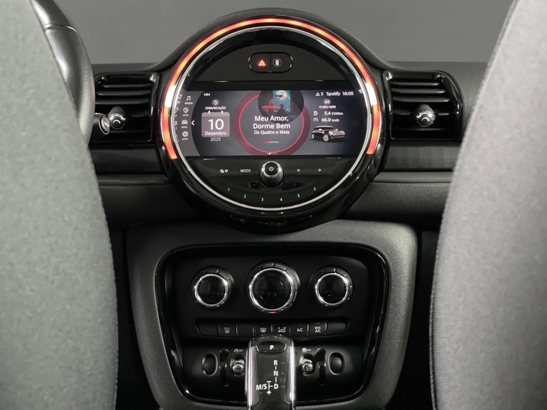 MINI Clubman LCI One D Auto 11