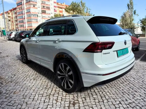Volkswagen Tiguan 2.0 TDI R-Line DSG 4Motion 5