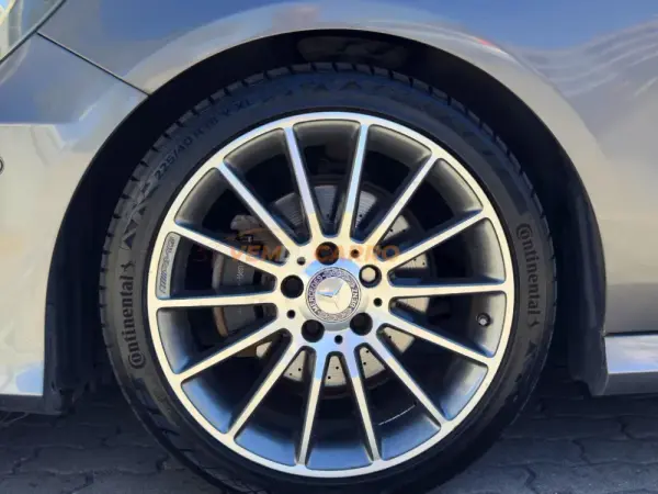 Mercedes-Benz A 200 2.0 AMG 8