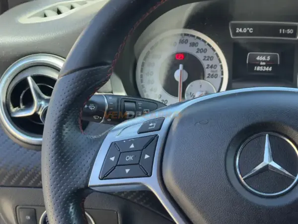 Mercedes-Benz A 200 2.0 AMG 15