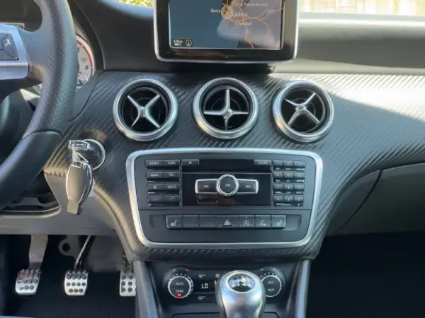 Mercedes-Benz A 200 2.0 AMG 14
