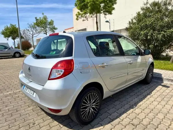 Renault Clio 1.2 16V Confort 5