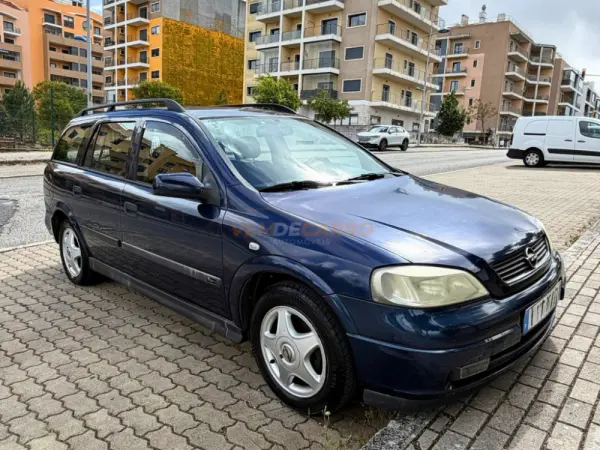 Opel Astra 1.4 16V 3