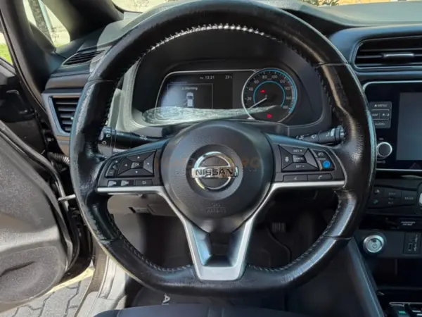 Nissan Leaf N-Connecta 14