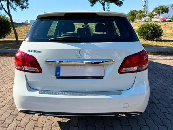 Mercedes-Benz B 180 d Urban 7