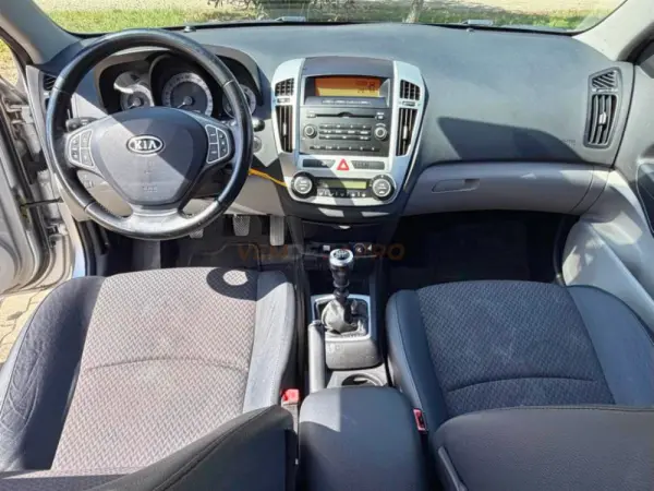 Kia Ceed SW 1.6 CRDi EX 13