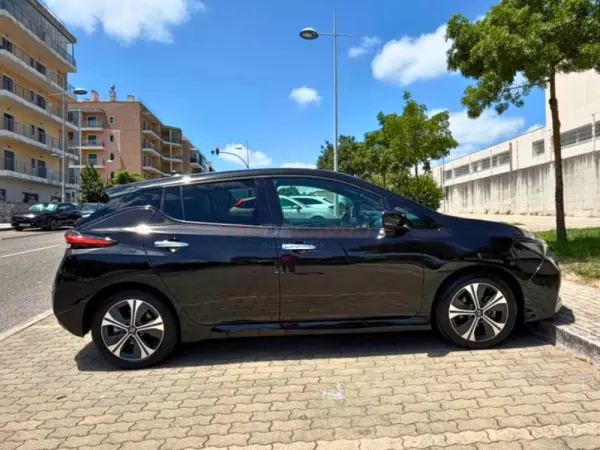 Nissan Leaf N-Connecta 6