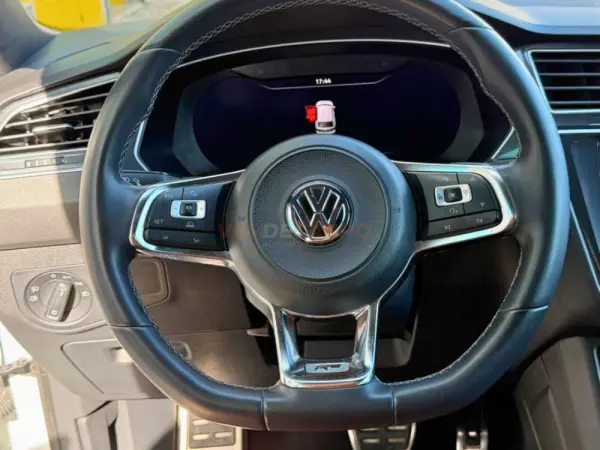 Volkswagen Tiguan 2.0 TDI R-Line DSG 4Motion 13