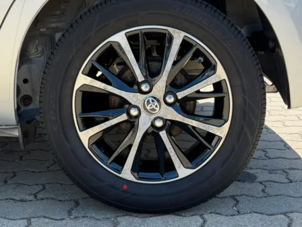 Toyota Yaris 1.0 VVT-i Comfort 10