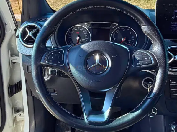 Mercedes-Benz B 180 d Urban 16