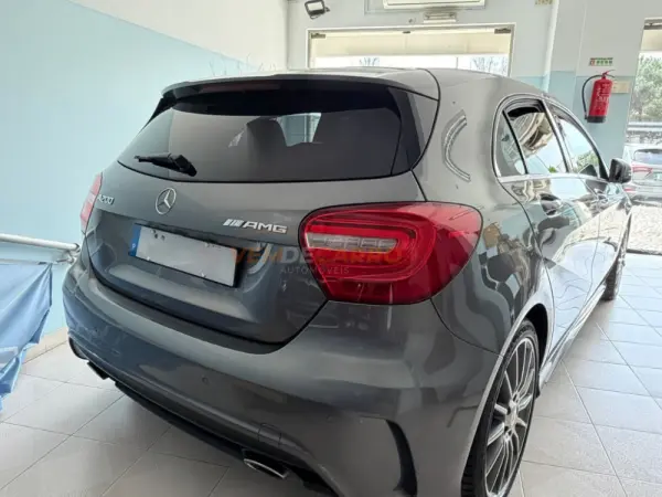 Mercedes-Benz A 200 2.0 AMG 6