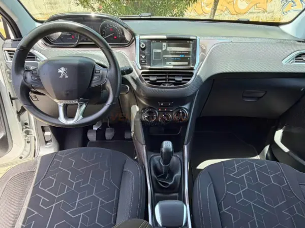 Peugeot 2008 1.2 VTi Active 13