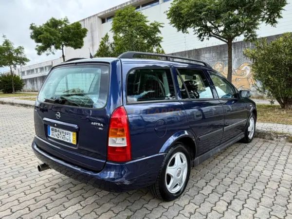 Opel Astra 1.4 16V 10