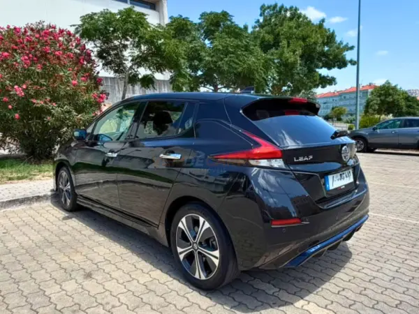 Nissan Leaf N-Connecta 7